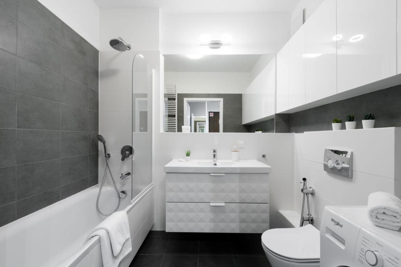 P&O Serviced Apartments Woronicza Warsawa Bagian luar foto